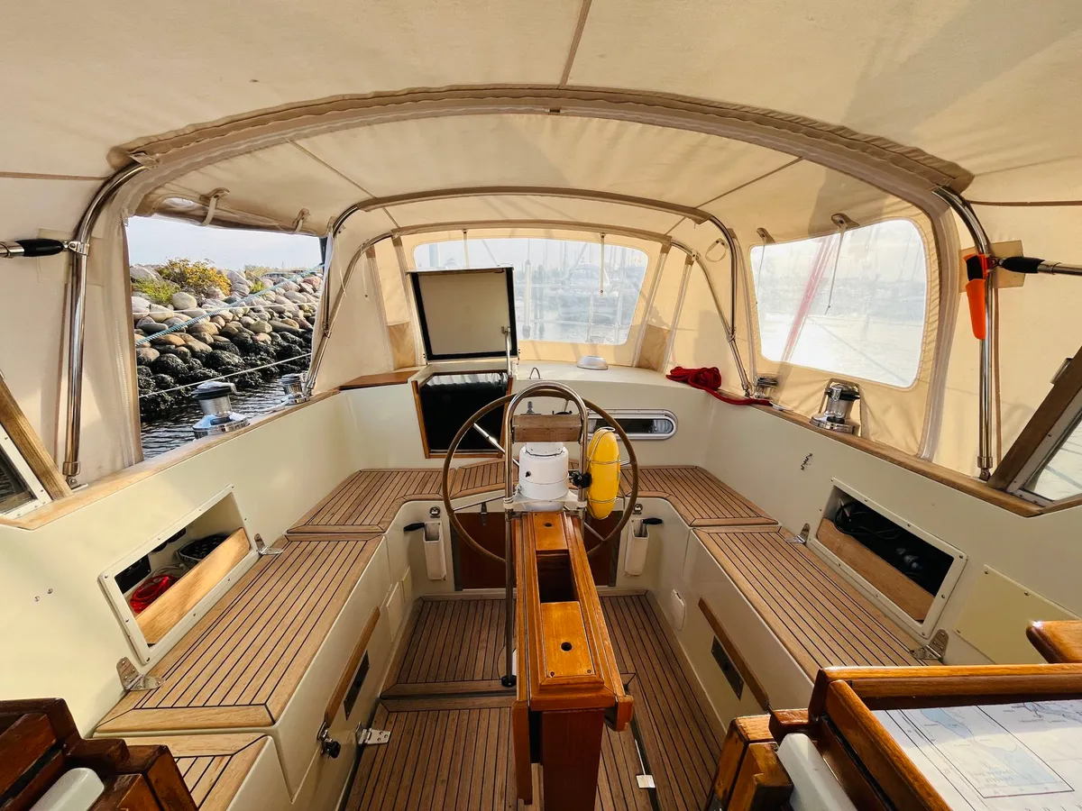 Interior cálido del Finnsailer